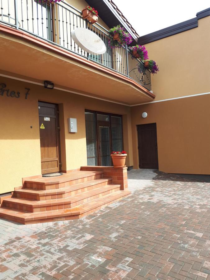 Juro Guest House Siauliai  Bagian luar foto